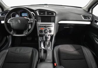 Подержанный автомобиль Citroen C4 Sedan 2016 года (11 фото)