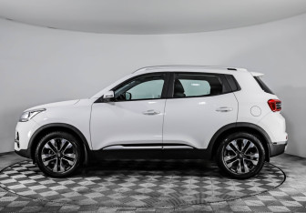 Подержанный автомобиль Chery Tiggo 4 2021 года (8 фото)