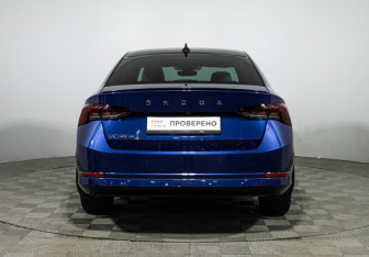 Подержанный автомобиль Skoda Octavia Liftback 2022 года (6 фото)