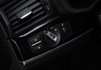 Подержанный автомобиль BMW X4 2015 года (15 фото)