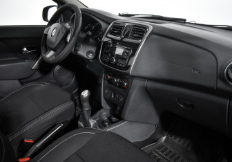 Подержанный автомобиль Renault Logan Sedan 2014 года (13 фото)
