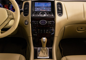 Подержанный автомобиль Infiniti EX 2008 года (11 фото)
