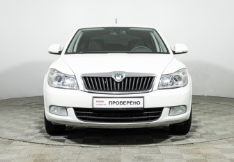 Подержанный автомобиль Skoda Octavia Liftback 2012 года (2 фото)