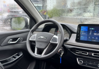 Подержанный автомобиль JMC Vigus 2023 года (12 фото)