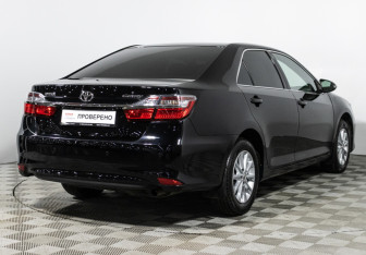 Подержанный автомобиль Toyota Camry Sedan 2016 года (5 фото)