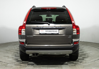 Подержанный автомобиль Volvo XC90 2008 года (6 фото)