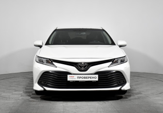 Подержанный автомобиль Toyota Camry Sedan 2020 года (2 фото)