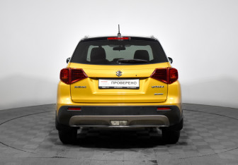 Подержанный автомобиль Suzuki Vitara 2021 года (6 фото)