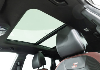 Подержанный автомобиль Geely Coolray 2023 года (15 фото)