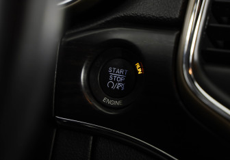 Подержанный автомобиль Jeep Grand Cherokee 2013 года (11 фото)