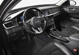 Подержанный автомобиль Kia Optima Sedan 2019 года (9 фото)