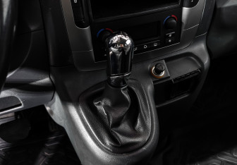 Подержанный автомобиль Peugeot Expert 2015 года (11 фото)