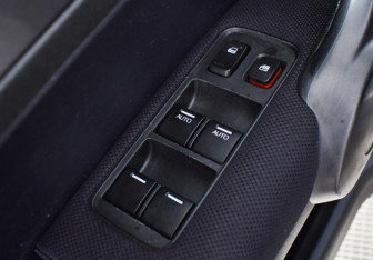 Подержанный автомобиль Honda CR-V 2007 года (15 фото)