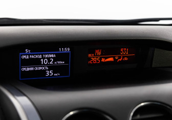 Подержанный автомобиль Mazda CX-7 2011 года (15 фото)