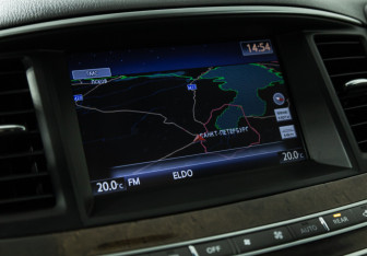 Подержанный автомобиль Infiniti QX60 2014 года (16 фото)