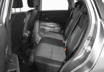Подержанный автомобиль Mitsubishi ASX 2012 года (11 фото)