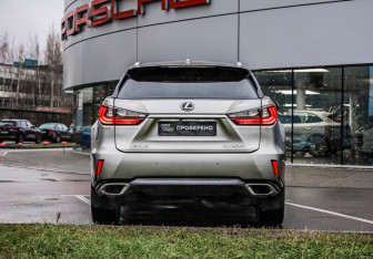 Подержанный автомобиль Lexus RX 2017 года (7 фото)