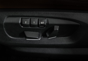 Подержанный автомобиль BMW X6 2015 года (20 фото)