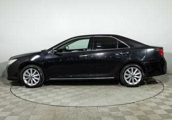 Подержанный автомобиль Toyota Camry Sedan 2014 года (8 фото)