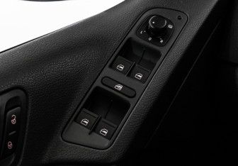 Подержанный автомобиль Volkswagen Tiguan 2015 года (17 фото)