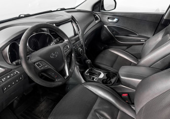 Подержанный автомобиль Hyundai Santa Fe 2016 года (9 фото)