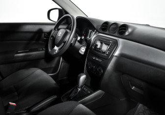 Подержанный автомобиль Suzuki Vitara 2016 года (13 фото)