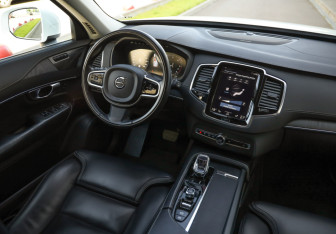 Подержанный автомобиль Volvo XC90 2020 года (10 фото)