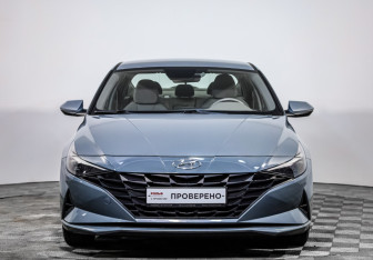 Подержанный автомобиль Hyundai Elantra Sedan 2021 года (2 фото)