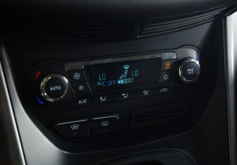 Подержанный автомобиль Ford Kuga 2016 года (15 фото)