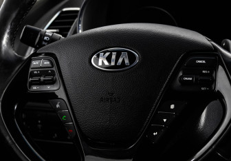 Подержанный автомобиль Kia Cerato Sedan 2017 года (14 фото)