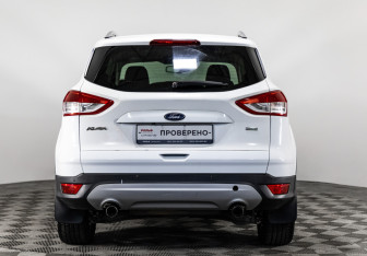 Подержанный автомобиль Ford Kuga 2013 года (6 фото)