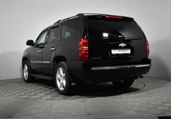Подержанный автомобиль Chevrolet Tahoe 2013 года (7 фото)