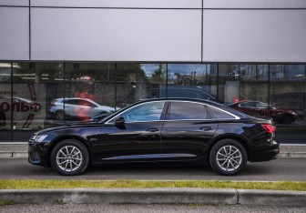 Подержанный автомобиль Audi A6 Sedan 2020 года (9 фото)