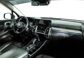 Подержанный автомобиль Kia Sorento 2020 года (9 фото)