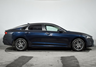 Подержанный автомобиль Kia K5 2021 года (4 фото)