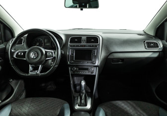 Подержанный автомобиль Volkswagen Polo Sedan 2019 года (13 фото)