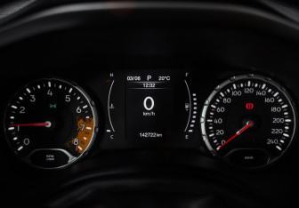 Подержанный автомобиль Jeep Renegade 2018 года (13 фото)