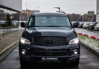 Подержанный автомобиль Infiniti QX80 2017 года (3 фото)