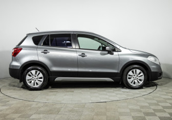 Подержанный автомобиль Suzuki SX4 Hatchback 2014 года (4 фото)
