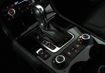 Подержанный автомобиль Volkswagen Touareg 2011 года (19 фото)