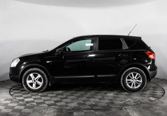 Подержанный автомобиль Nissan Qashqai 2007 года (8 фото)