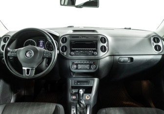 Подержанный автомобиль Volkswagen Tiguan 2013 года (13 фото)