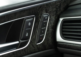 Подержанный автомобиль Audi A6 allroad 2016 года (18 фото)