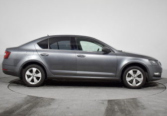 Подержанный автомобиль Skoda Octavia Liftback 2017 года (4 фото)