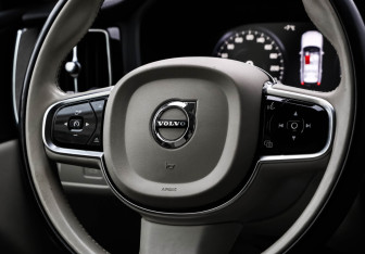 Подержанный автомобиль Volvo XC60 2021 года (13 фото)