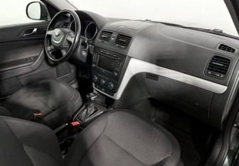 Подержанный автомобиль Skoda Yeti 2012 года (14 фото)