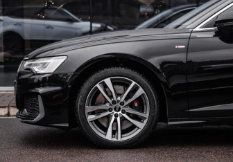Подержанный автомобиль Audi A6 Sedan 2021 года (10 фото)