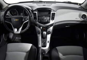 Подержанный автомобиль Chevrolet Cruze Sedan 2011 года (14 фото)