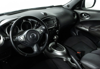 Подержанный автомобиль Nissan Juke 2017 года (11 фото)
