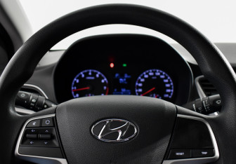 Подержанный автомобиль Hyundai Solaris Sedan 2017 года (15 фото)